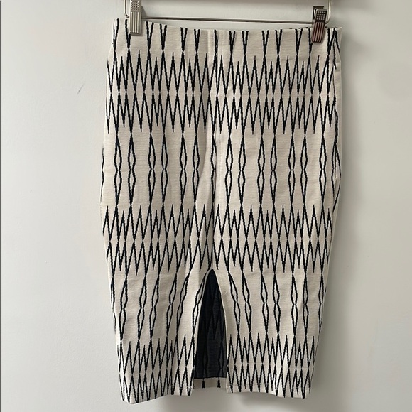 Zara Midi Pencil Skirt Boho Tribal Aztec Print Ivory Black Stretchy Cotton S - Picture 1 of 8